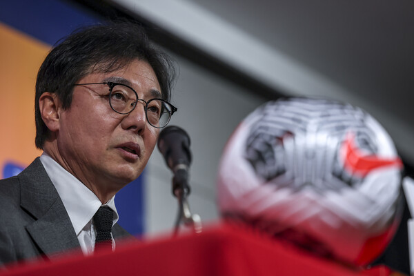 황선홍 한국 U-23 축구대표팀 감독이 기자회견을 하고 있다. ⓒ뉴시스