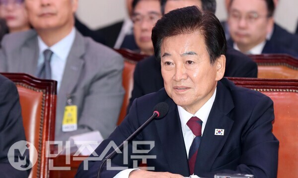 정동영 통일부 장관이 28일 오전 서울 여의도 국회에서 열린 외교통일위원회의 종합감사에 출석해 의원들의 질의에 답변하고 있다.   ⓒ민주신문 김현수 기자