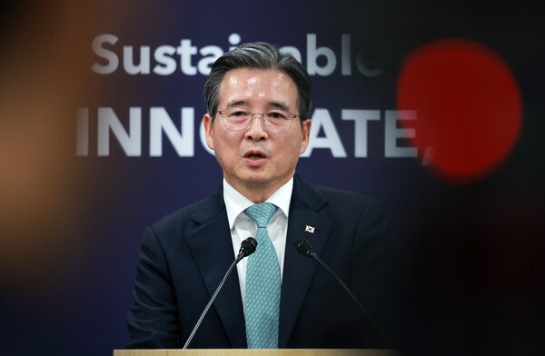 김용범 대통령실 정책실장이 경북 국제미디어센터(IMC) 중앙기자실에서 한-미 오찬 정상회담 관련 브리핑을 마치고 취재진 질문에 답하고 있다. ⓒ 뉴시스