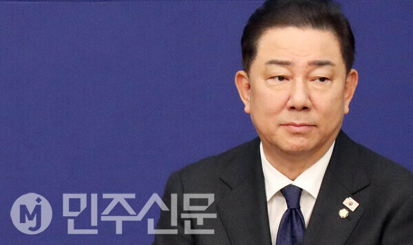 더불어민주당 김병기 원내대표가 5일 오전 서울 여의도 국회 더불어민주당 당대표실에서 열린 최고위원회의에 참석해 모두발언을 하고 있다. ⓒ민주신문 김현수 기자