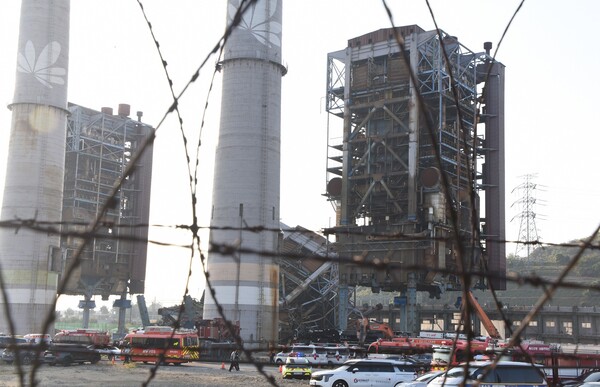 6일 오후 울산 남구 용잠동 한국동서발전 울산화력발전소에서 대형 구조물이 무너지는 사고가 발생했다. ⓒ 뉴시스