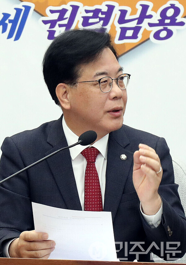 국민의힘 송언석 원내대표가 7일 오전 여의도 국회에서 열린 원내대책회의에 참석해 모두발언을 하고 있다. ⓒ민주신문 김현수 기자