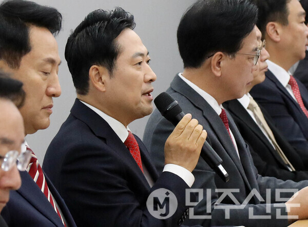 ​장동혁 국민의힘 대표가 12일 오전 여의도 중앙당사에서 열린 지방선거총괄기획단-시·도 광역단체장 연석회의에 참석해 모두발언을 하고 있다.   ⓒ민주신문 김현수 기자​