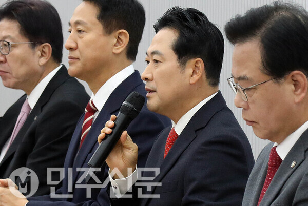 장동혁 국민의힘 대표가 12일 오전 여의도 중앙당사에서 열린 지방선거총괄기획단-시·도 광역단체장 연석회의에 참석해 모두발언을 하고 있다.  ⓒ민주신문 김현수 기자