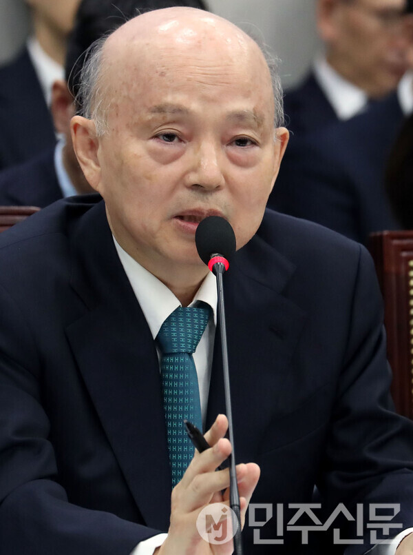 안창호 국가인권위원장이 18일 오전 서울 여의도 국회 운영위원회 전체회의에 출석해 의원들의 질의에 답변하고 있다.  ⓒ민주신문 김현수 기자