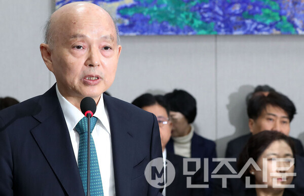 안창호 국가인권위원장이 18일 오전 서울 여의도 국회 운영위원회 전체회의에 출석해 발언대로 나와 업무보고를 하고 있다.  ⓒ민주신문 김현수 기자