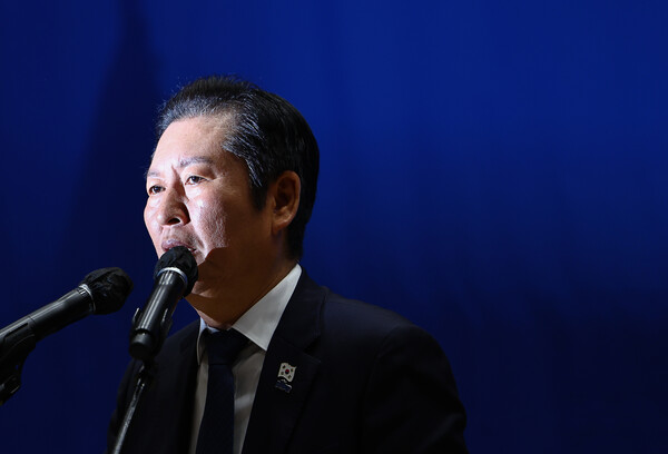 정청래 더불어민주당 대표가 25일 오전 서울 여의도 국회 의원회관에서 열린 '민주당 서울시당 천만의 꿈 경청단 출범식'에서 축사하고 있다. 2025.11.25. ⓒ 뉴시스