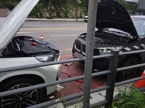 자전거도로 점거, 시민엔 막말...한독모터스 전시장 행태 '눈살' - 뉴스 썸네일 이미지