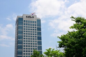 기아, 2분기 매출 33조 원 '역대 최대'…영업익은 4.9%↓